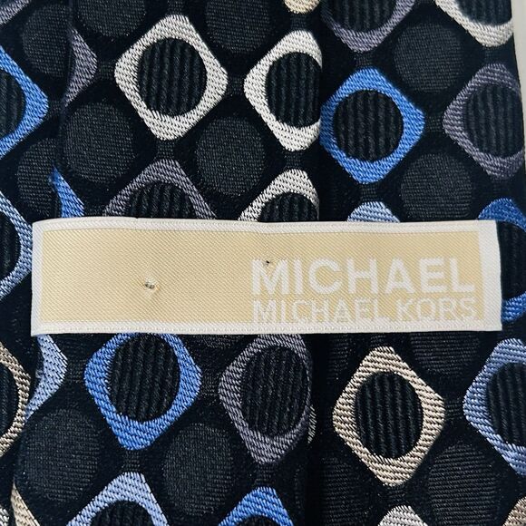 Michael Kors 100% Silk Necktie Tie Geometric Black Blue Silver 3 1/2 x 60 - Picture 3 of 3